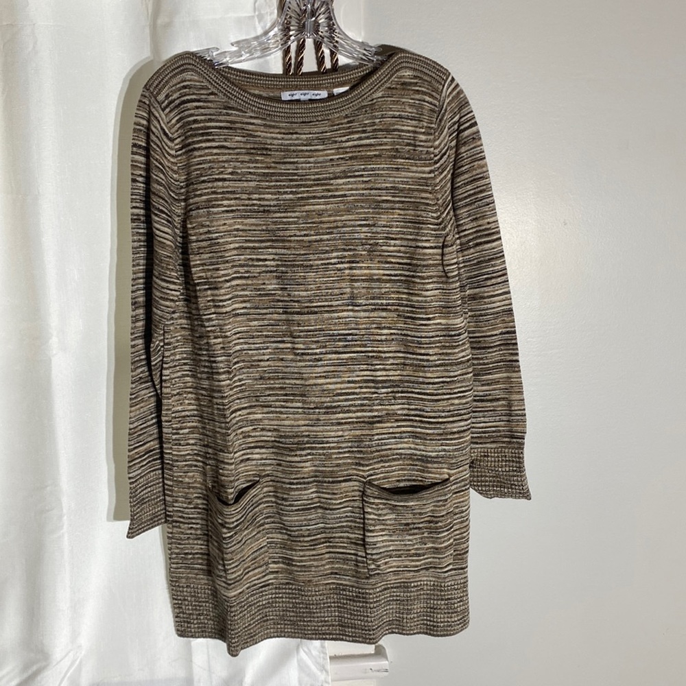 Eight Eight Eight long sleeve pocketed woman’s %100 cotton top size Large